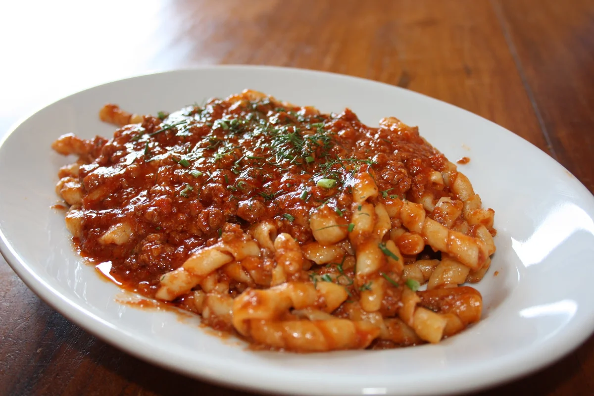 Busiate col ragù di tonno Busiate col ragù di tonno