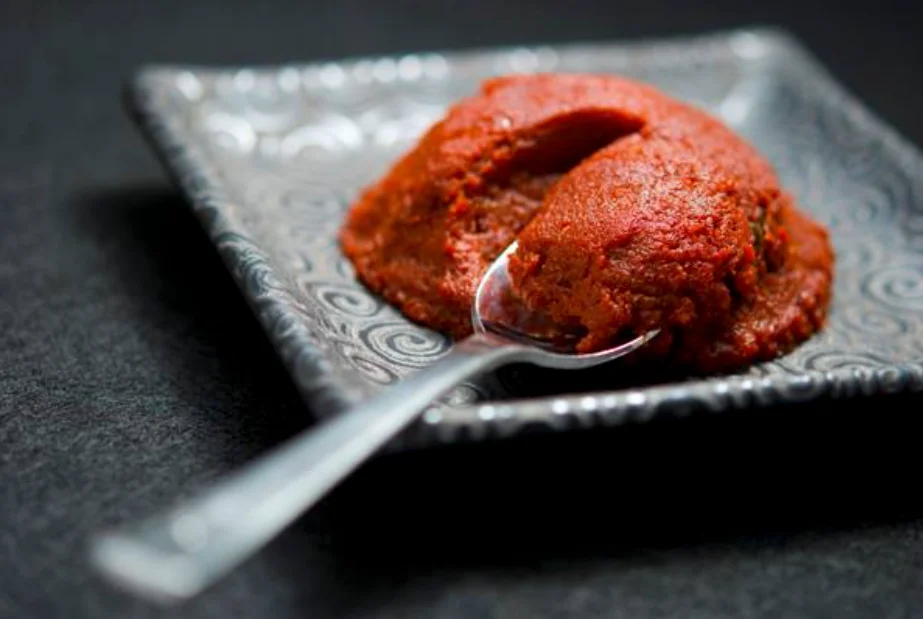 Estratto di pomodoro (strattu) Estratto di pomodoro (strattu)