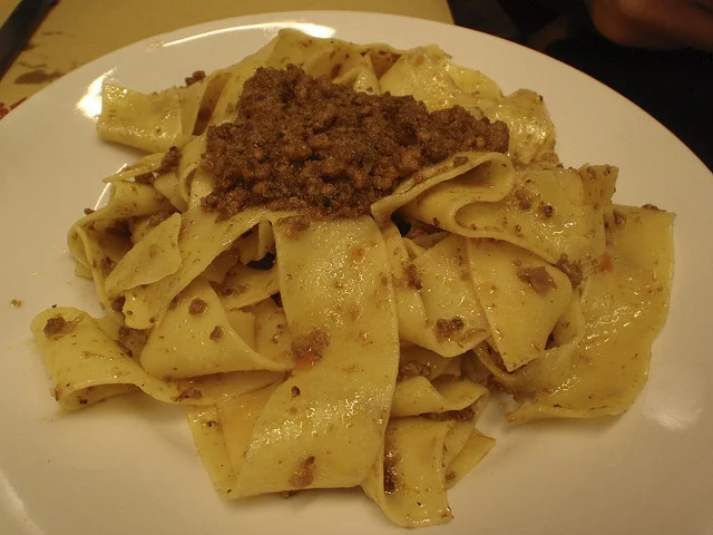 Pappardelle al sugo di coniglio Pappardelle al sugo di coniglio