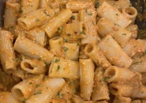 Pasta col pesto alle mandorle