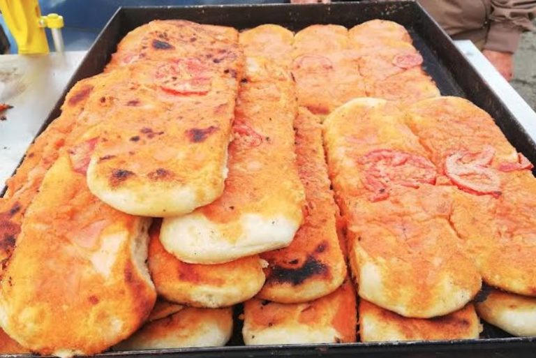 Sfincione palermitano