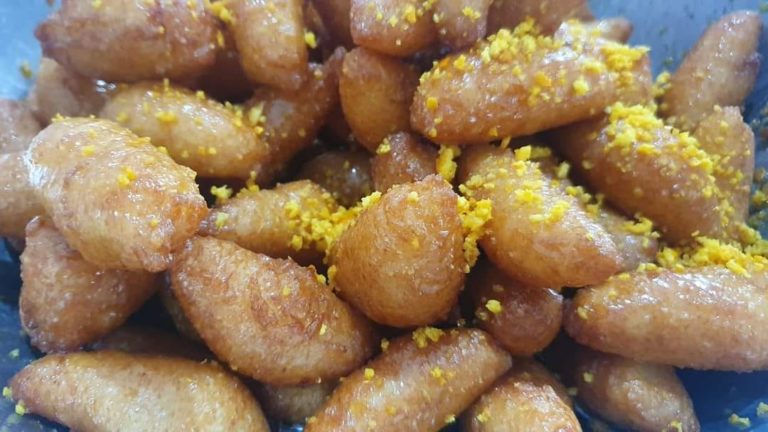 Zeppole di riso catanesi
