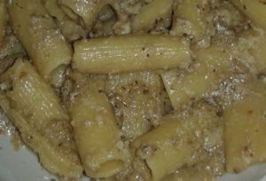 Pasta con il pesto di melanzane alla siciliana