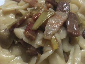 Pasta con carciofi e pancetta