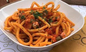 Pasta con tonno fresco e datterino